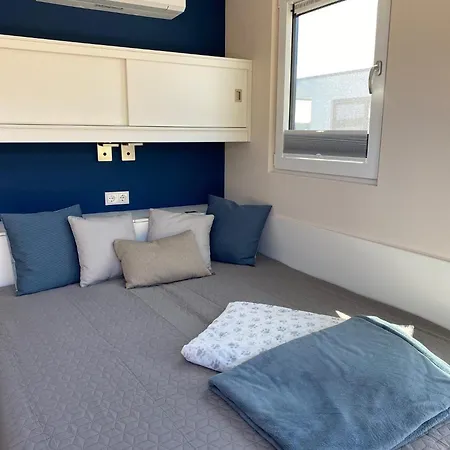 Botel Hausboot Dolce - Lp10 *